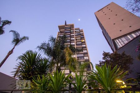 Studio para alugar com 32m², 1 quarto e 1 vaga Studio para alugar com 32m², 1 quarto e 1 vagaFachada
