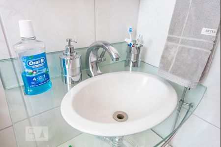 Pia  de apartamento à venda com 2 quartos, 57m² em Vila Valparaíso, Santo André