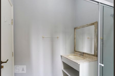 Banheiro de kitnet/studio para alugar com 1 quarto, 20m² em Vila Mariana, São Paulo