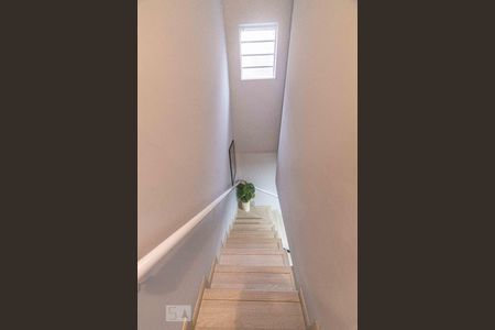 Escada de casa à venda com 4 quartos, 190m² em Jardim Vila Formosa, São Paulo