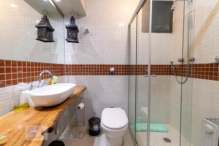 Apartamento à venda com 113m², 3 quartos e 2 vagas Apartamento à venda com 113m², 3 quartos e 2 vagasBanheiro do corredor