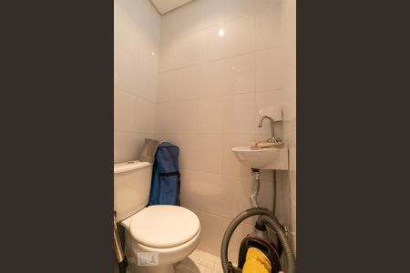 Apartamento à venda com 113m², 3 quartos e 2 vagas Apartamento à venda com 113m², 3 quartos e 2 vagasBanheiro de serviço