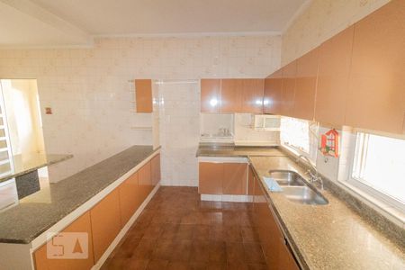 Casa à venda com 300m², 4 quartos e 3 vagasCozinha - Armários