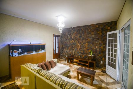 Sala de casa para alugar com 2 quartos, 120m² em Penha de França, São Paulo