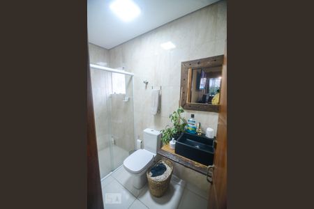 Casa para alugar com 120m², 2 quartos e 1 vaga Casa para alugar com 120m², 2 quartos e 1 vagaBanheiro da Suíte 2