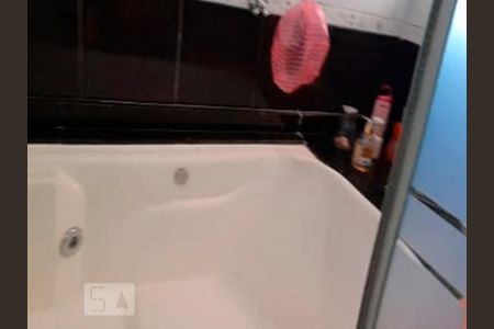 Casa à venda com 250m², 3 quartos e 5 vagasBanheiro da Suíte 3