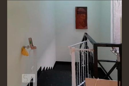 Casa à venda com 250m², 3 quartos e 5 vagasEscada