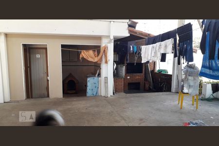 Quintal e Churrasqueira de casa à venda com 3 quartos, 620m² em Ferreira, São Paulo