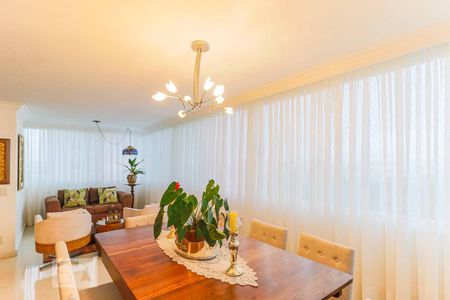 Apartamento à venda com 440m², 4 quartos e 3 vagasVaranda