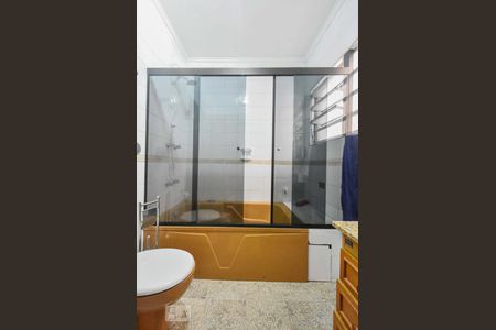 Casa à venda com 413m², 5 quartos e 4 vagasBanheiro Suíte 01