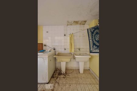 Casa à venda com 413m², 5 quartos e 4 vagasLavanderia