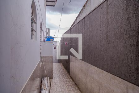 Casa à venda com 170m², 3 quartos e 2 vagasCorredor