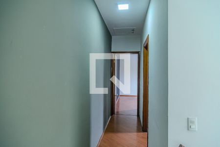 Casa à venda com 170m², 3 quartos e 2 vagasCorredor