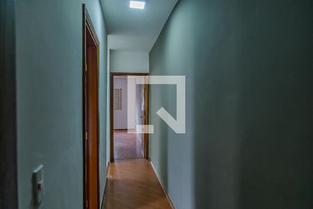 Casa à venda com 170m², 3 quartos e 2 vagasCorredor