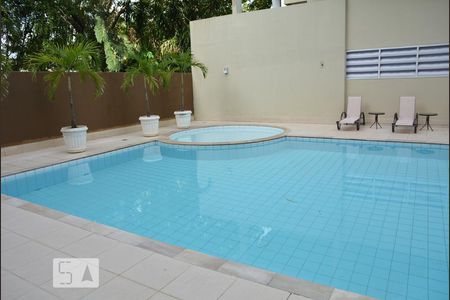 Apartamento para alugar com 68m², 2 quartos e 1 vagaPiscina