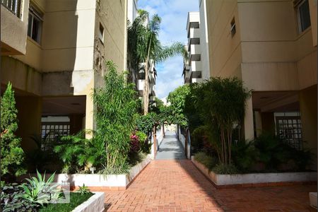 Apartamento para alugar com 68m², 2 quartos e 1 vagaÁrea comum