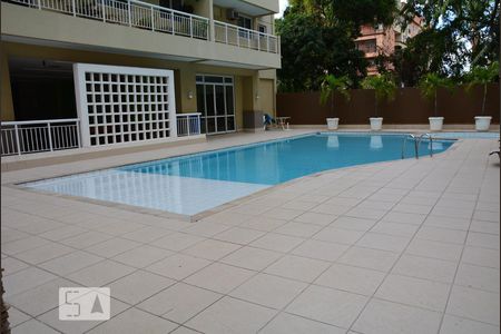 Apartamento para alugar com 68m², 2 quartos e 1 vagaPiscina