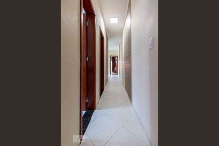 Casa à venda com 160m², 3 quartos e 4 vagasCorredor
