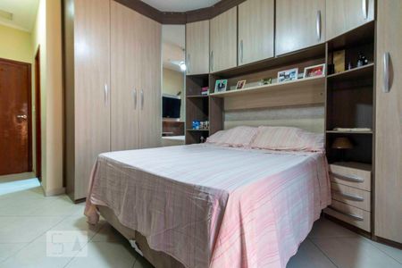 Casa à venda com 160m², 3 quartos e 4 vagasQuarto 1- Suite