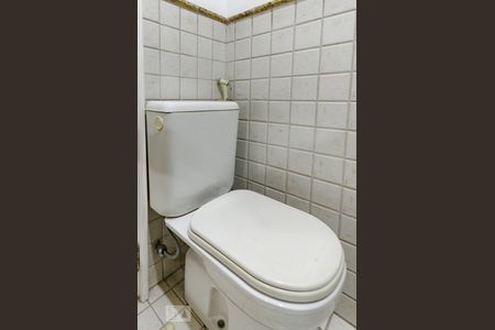 Apartamento à venda com 75m², 2 quartos e 1 vagaDetalhe banheiro