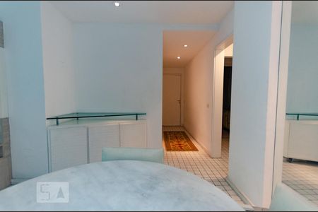 Apartamento à venda com 75m², 2 quartos e 1 vagaSala de Jantar