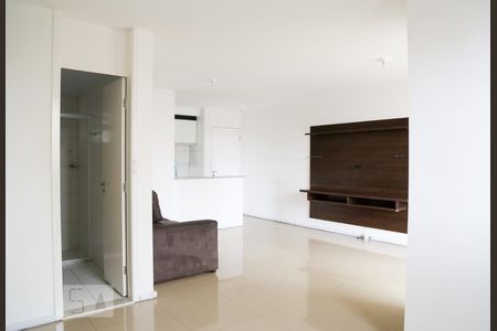Sala de apartamento para alugar com 3 quartos, 69m² em Vila São Paulo, São Paulo