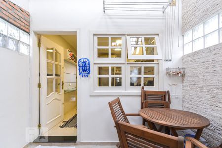 Casa de condomínio para alugar com 99m², 2 quartos e 1 vagaQuintal