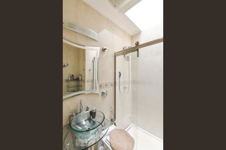 Banheiro de casa de condomínio para alugar com 2 quartos, 99m² em Nova Petrópolis, São Bernardo do Campo