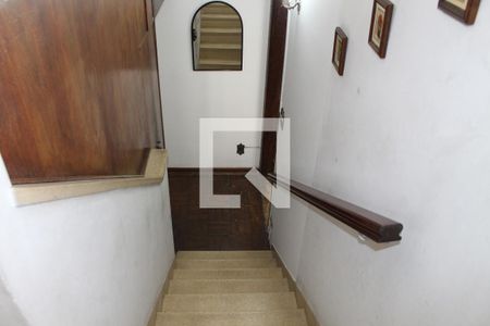 Casa à venda com 210m², 5 quartos e 2 vagasEscada