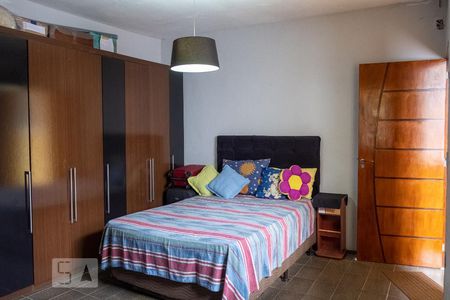 Casa à venda com 263m², 4 quartos e 2 vagasQuarto