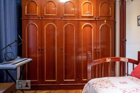 Casa à venda com 263m², 4 quartos e 2 vagasQuarto