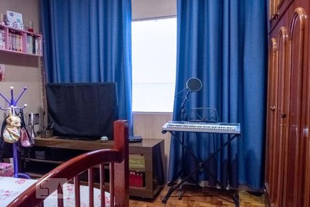 Casa à venda com 263m², 4 quartos e 2 vagasQuarto