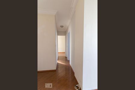 Corredor de apartamento para alugar com 3 quartos, 66m² em Picanço, Guarulhos