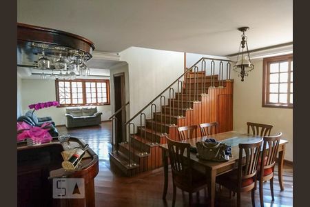 Casa para alugar com 3 quartos, 250m² em Penha de França, São Paulo