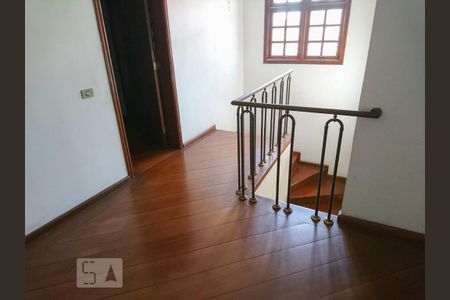 Segundo andar de casa para alugar com 3 quartos, 250m² em Penha de França, São Paulo