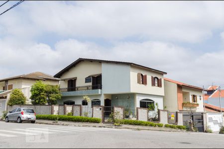 Casa para alugar com 274m², 3 quartos e 4 vagasFachada