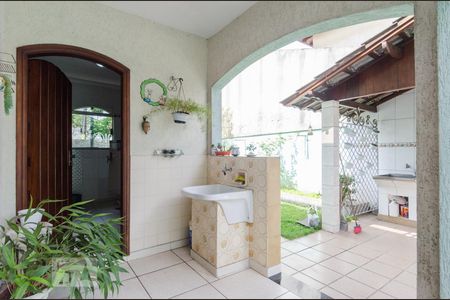 Casa para alugar com 274m², 3 quartos e 4 vagasÁrea de serviço