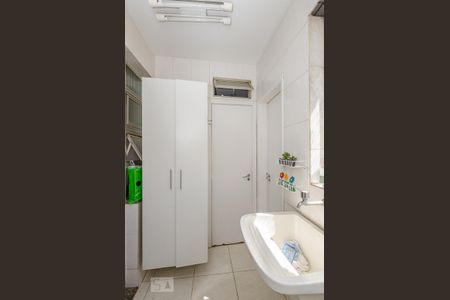 Apartamento para alugar com 137m², 3 quartos e 1 vagaÁrea de Serviço