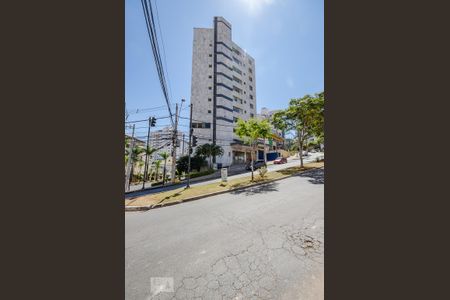 Apartamento para alugar com 137m², 3 quartos e 1 vagaFachada