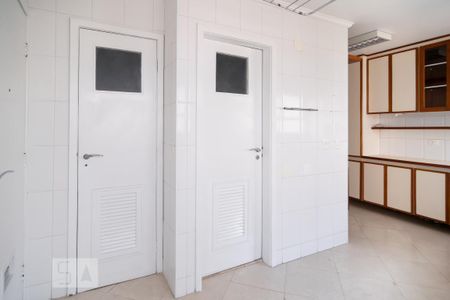 Apartamento para alugar com 100m², 3 quartos e 2 vagas Apartamento para alugar com 100m², 3 quartos e 2 vagasÁrea de Serviço