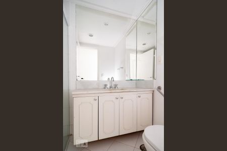 Apartamento para alugar com 100m², 3 quartos e 2 vagas Apartamento para alugar com 100m², 3 quartos e 2 vagasBanheiro Social