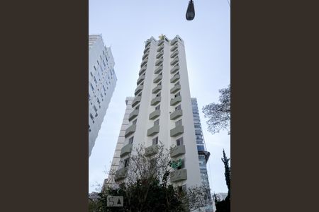 Apartamento para alugar com 100m², 3 quartos e 2 vagas Apartamento para alugar com 100m², 3 quartos e 2 vagasFachada