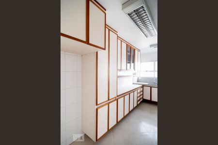 Apartamento para alugar com 100m², 3 quartos e 2 vagas Apartamento para alugar com 100m², 3 quartos e 2 vagasCozinha