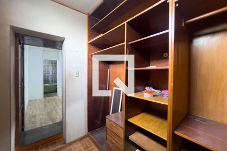 Casa à venda com 285m², 6 quartos e 6 vagasQuarto