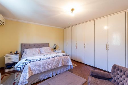 Primeira suíte de casa à venda com 5 quartos, 298m² em Planalto Paulista, São Paulo