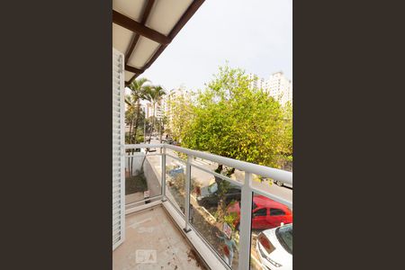 Casa de condomínio para alugar com 150m², 3 quartos e 2 vagasVaranda do Quarto 2