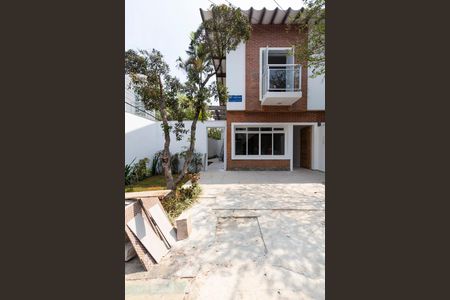 Casa de condomínio para alugar com 150m², 3 quartos e 2 vagasFachada