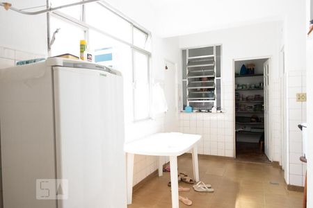 Apartamento à venda com 250m², 3 quartos e 5 vagas Apartamento à venda com 250m², 3 quartos e 5 vagasÁrea de Serviço