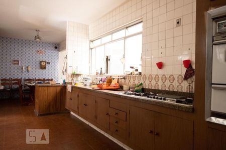 Apartamento à venda com 250m², 3 quartos e 5 vagas Apartamento à venda com 250m², 3 quartos e 5 vagasCozinha