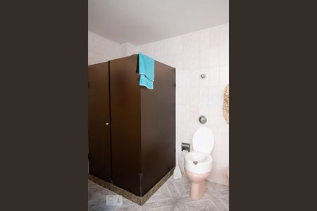 Apartamento à venda com 250m², 3 quartos e 5 vagas Apartamento à venda com 250m², 3 quartos e 5 vagasBanheiro 1